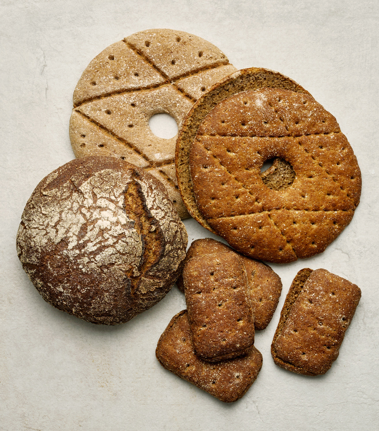 Smakpaket med finska rågbröd – råglimpa, råghålkaka och fullkornsbitar