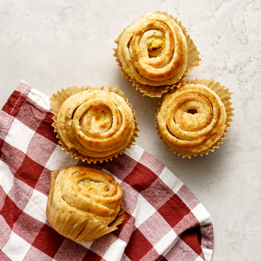 Glutenfria kardemummabullar med vaniljkräm